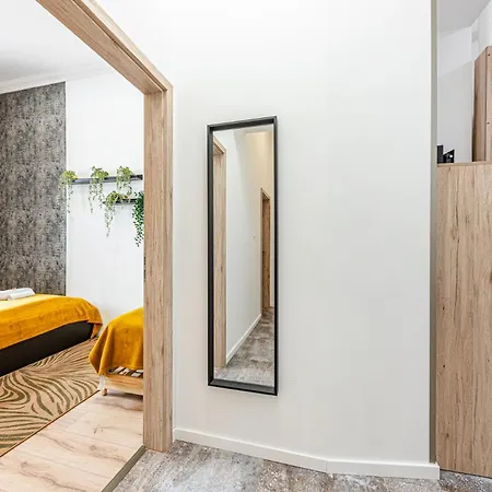 The Other Side Spacious 2br 2ba Ac Budapeszt
