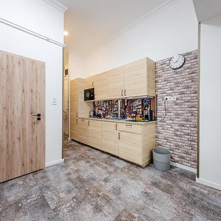 The Other Side Spacious 2br 2ba Ac * Budapeszt