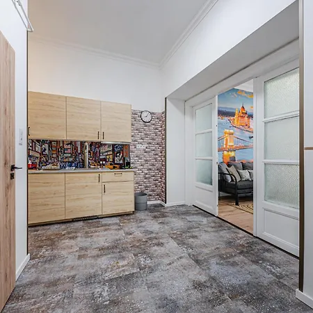 The Other Side Spacious 2br 2ba Ac Apartament *