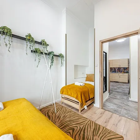 The Other Side Spacious 2br 2ba Ac Budapeszt