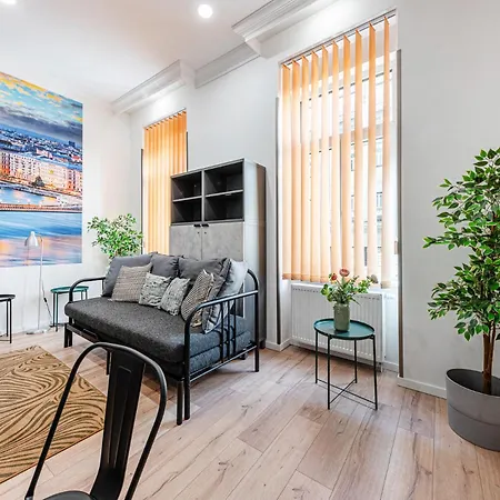 شقة The Other Side Spacious 2br 2ba Ac بودابست