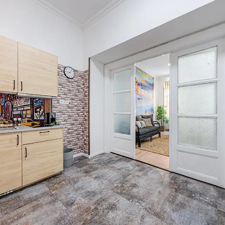 The Other Side Spacious 2br 2ba Ac